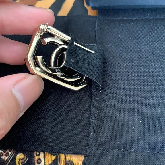 Chanel - Picture 3 of 5